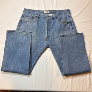 Levi’s 501 Button Fly Jeans | Classic Straight Leg | W38 L29